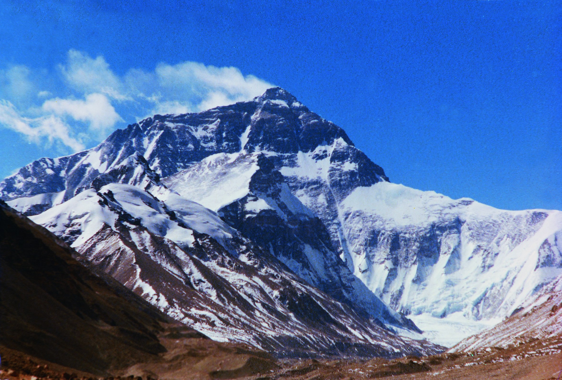 珠穆朗玛峰的旗云